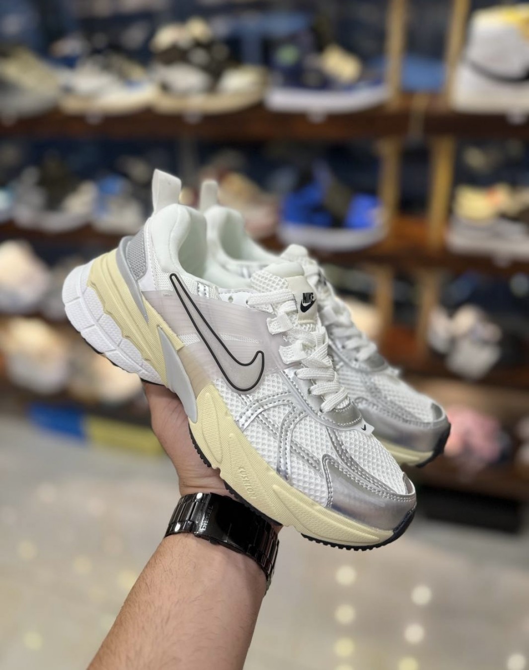 نایکی وی ۲ کی ران طوسی کرم || Nike V2K Run Cream Gray (کد ۴۷۲)