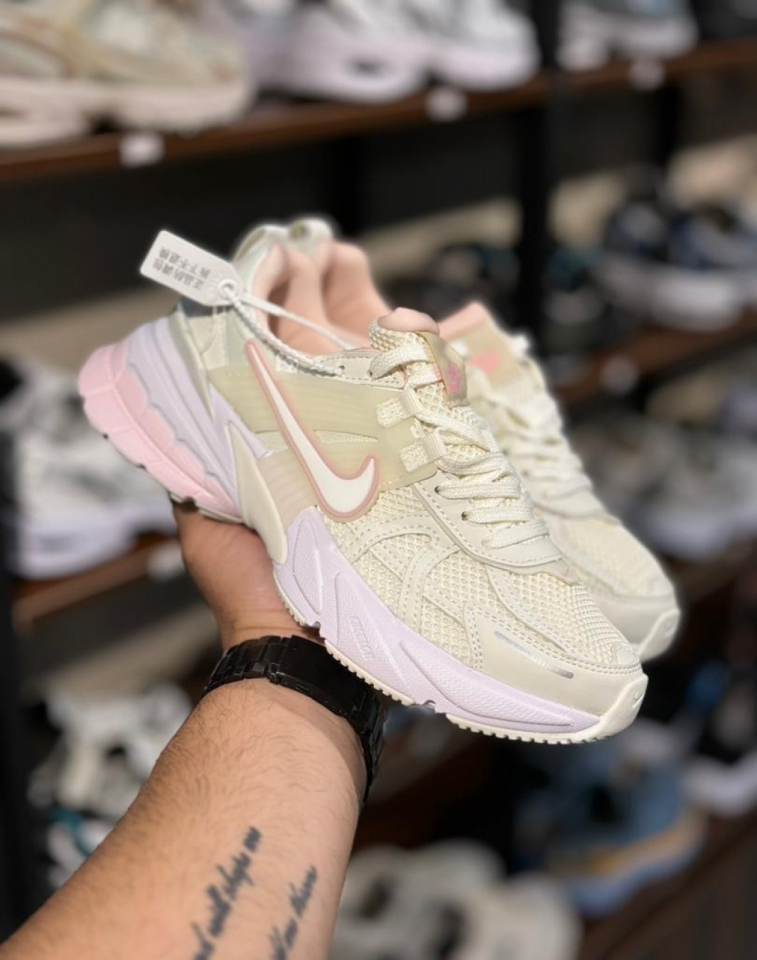 نایکی وی ۲ کی ران کرم صورتی || Nike V2K Run Cream Pink (کد ۴۸۳)