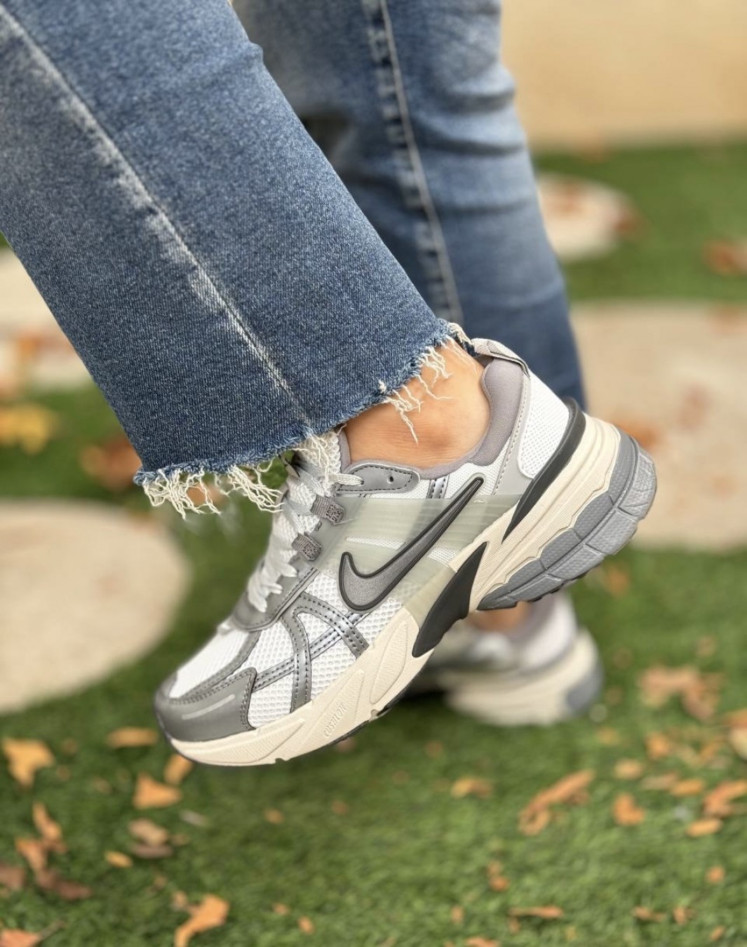 نایکی وی ۲ کی ران طوسی || Nike V2K Run Gray (کد ۴۸۴)