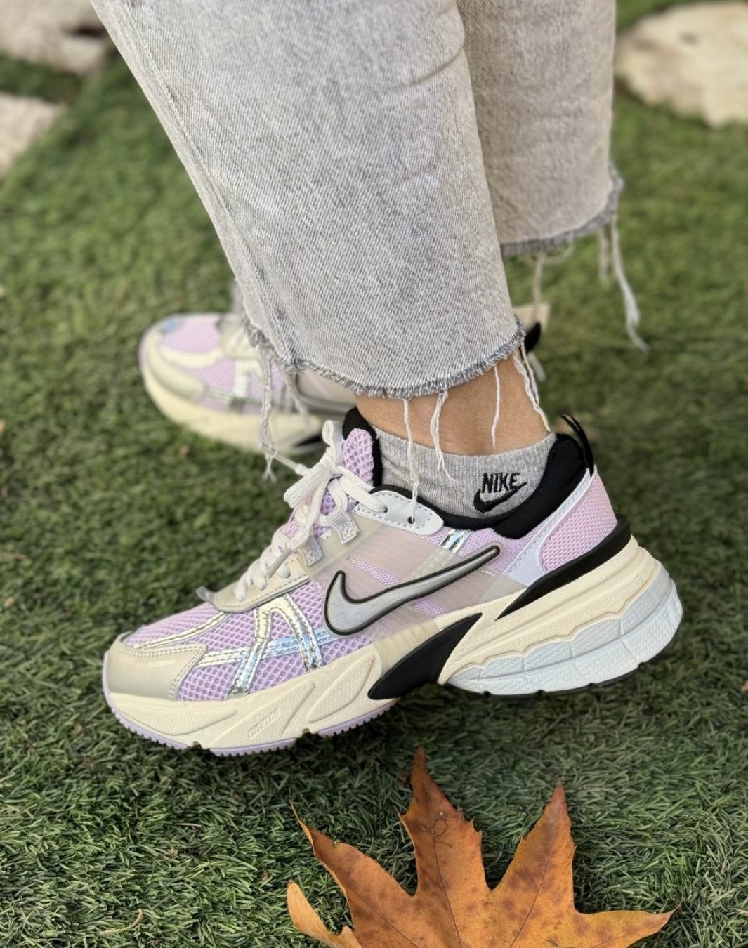 نایکی وی ۲ کی ران یاسی نقره ای || Nike V2K Run Lilac (کد ۵۱۶)