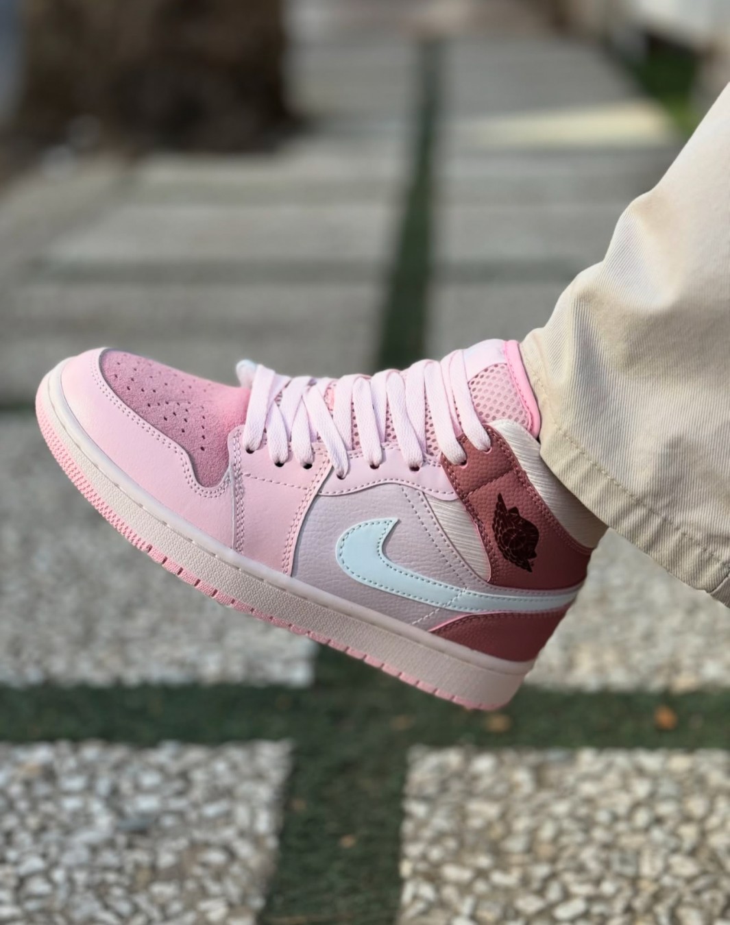 نایکی ایر جردن 1 ساقدار صورتی دیجیتال پینک || Nike Air Jordan 1 mid Digital Pink (کد 161)