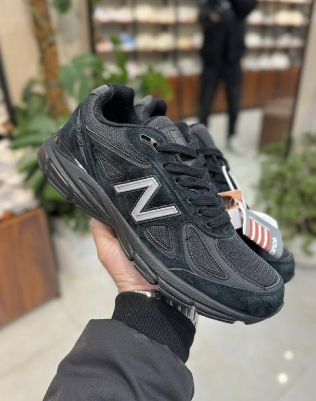 نیوبالانس ۹۹۰ جی ال ۴ مشکی || New Balance 990 GL 4 Black (کد ۵۴۸)