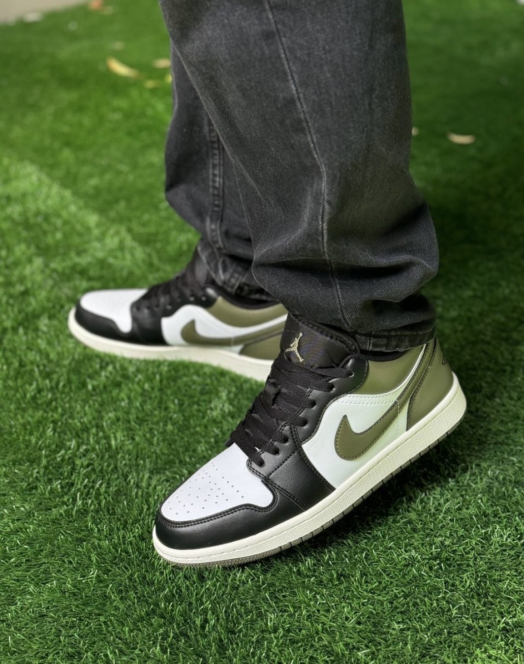 نایکی ایر جردن 1 بدون ساق زیتونی || Nike Air Jordan 1 Low Medium Olive (کد ۵۵۲)