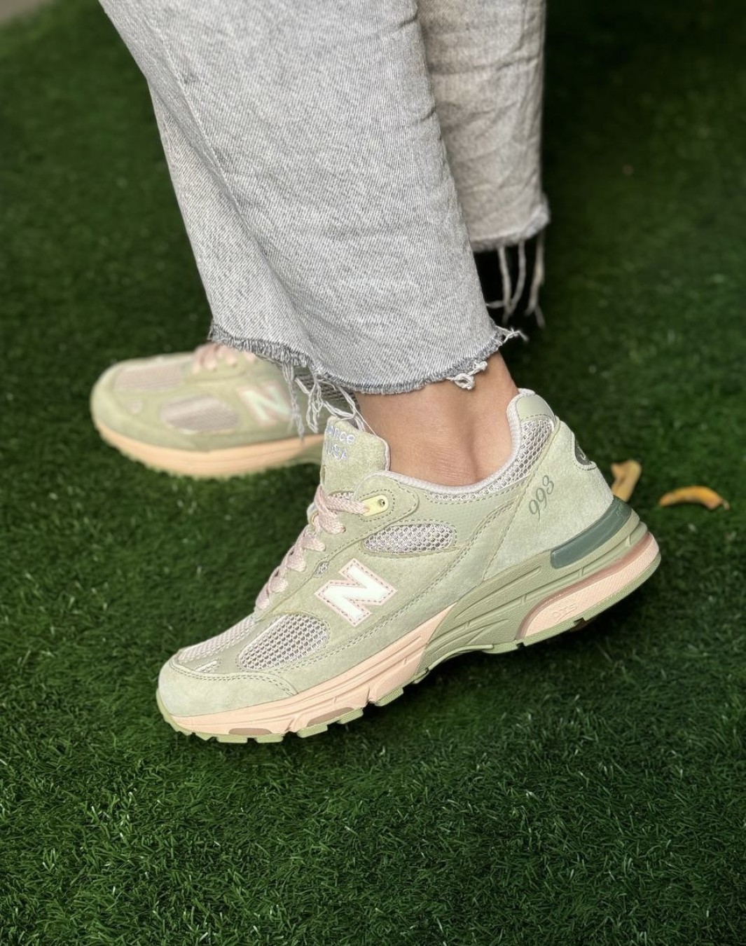 نیوبالانس ۹۹۳ سبز پاستیلی || New Balance 993 Sage (کد ۳۳۹)