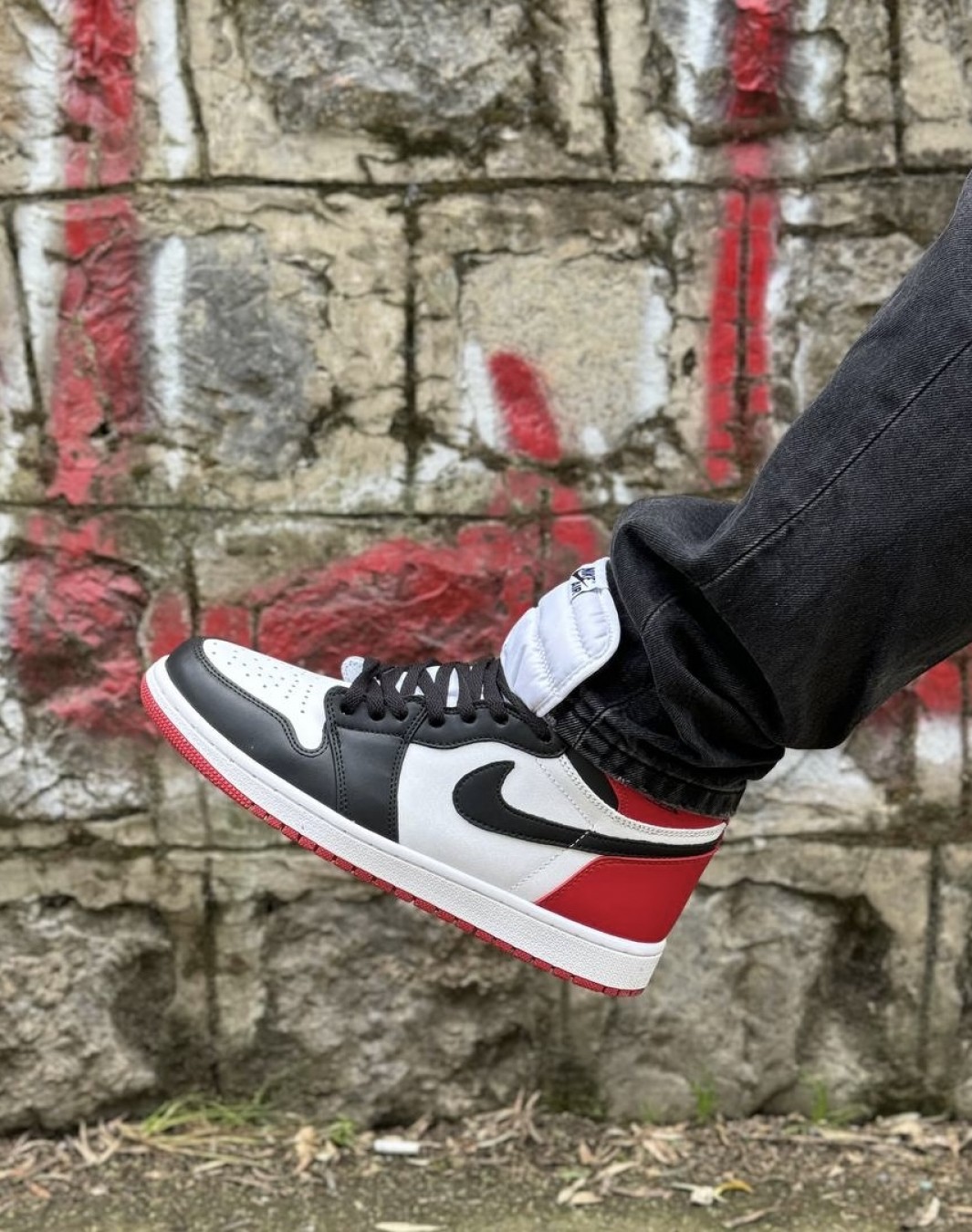 نایکی ایر جردن ۱ ساقدار بلک تو || Nike Air Jordan 1 High OG Black Toe (کد ۶۰۱)