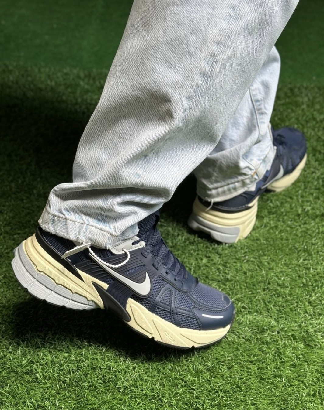 نایکی وی ۲ کی ران سرمه ای || Nike V2K Run Navy (کد ۶۰۶)