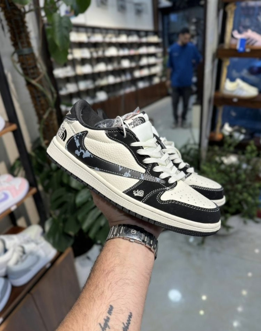 نایکی جردن ۱ ترویس اسکات نورث فیس || Nike Jordan 1 Travis Scott North Face (کد ۶۲۰)