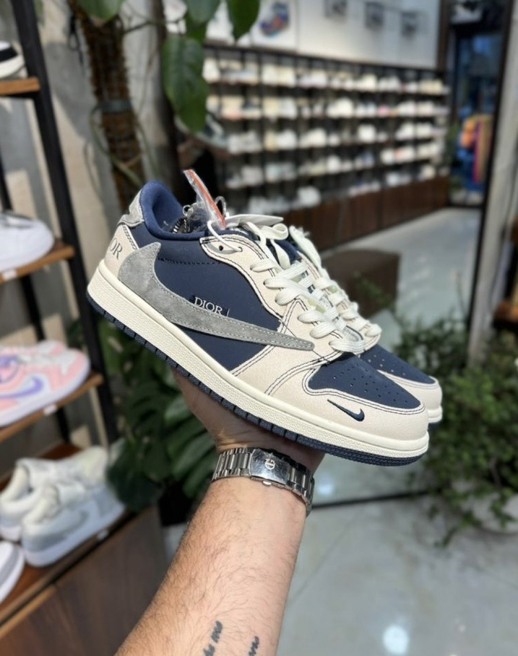 نایکی جردن ۱ ترویس اسکات دیور || Nike Jordan 1 Travis Scott Dior (کد ۶۲۱)