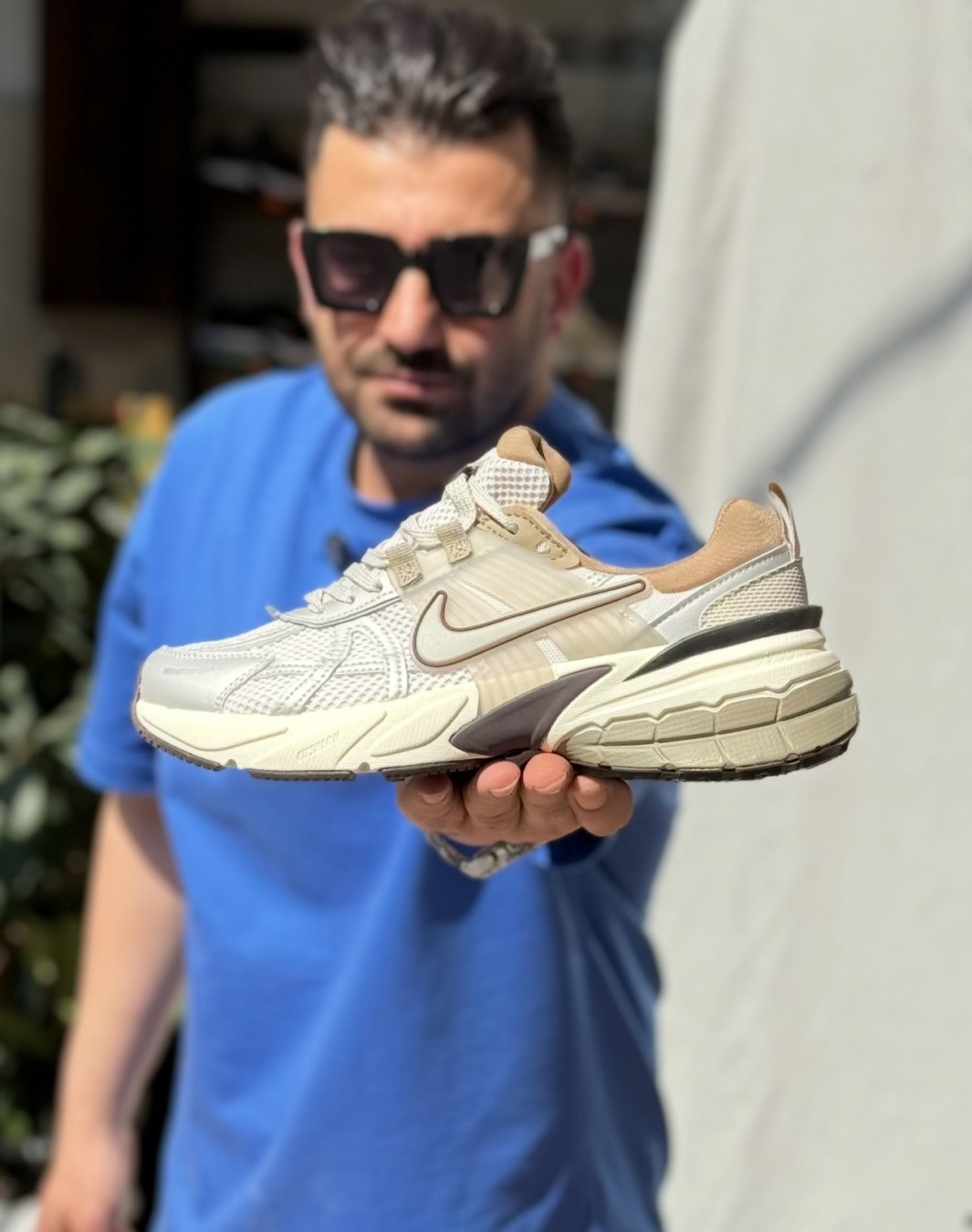 نایکی وی ۲ کی ران کرم قهوه ای || Nike V2K Run Light Orewood Brown (کد ۶۳۶)