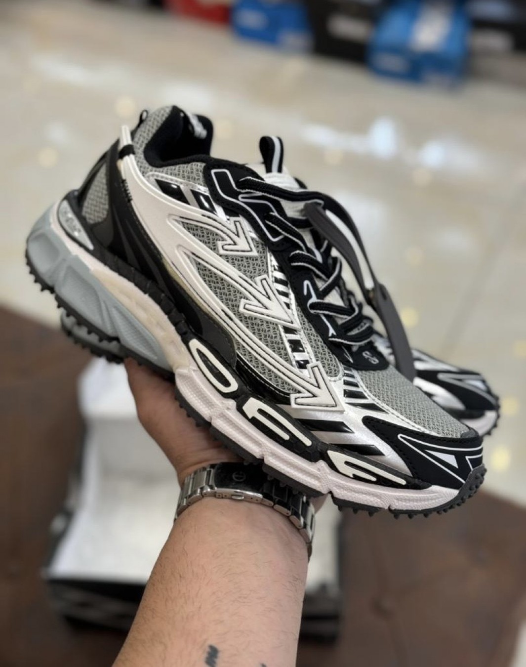 آف وایت طوسی مشکی || OFF-WHITE Be Right Back Grey Black (کد ۶۳۹)