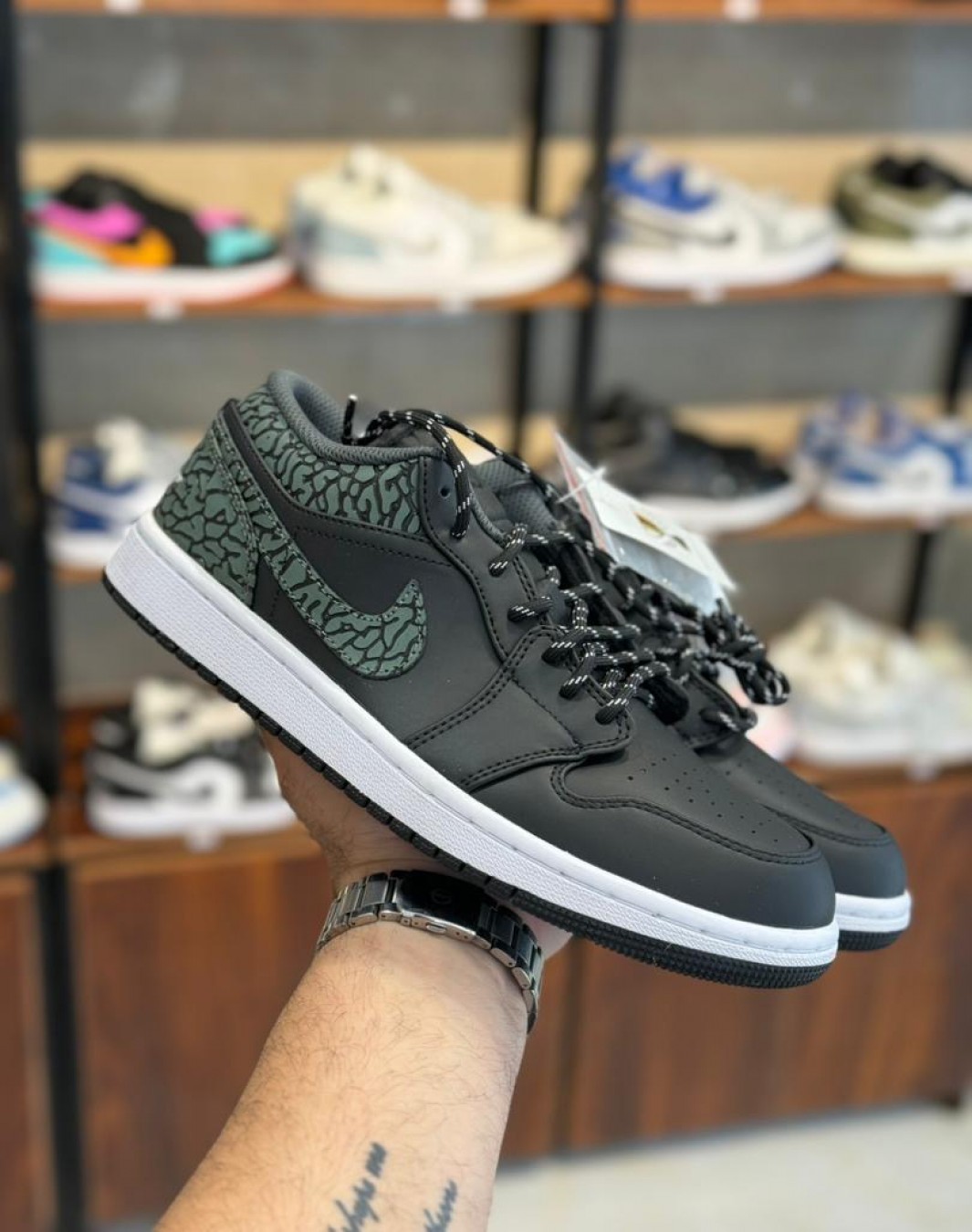 نایکی ایر جردن 1 بدون ساق الفنت بلک‌ || Nike Air Jordan 1 Low Elephant Black (کد ۶۵۲)