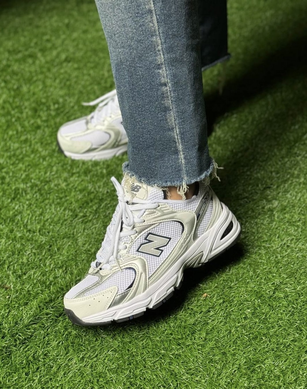 نیوبالانس 530 سفید سرمه ای || New Balance 530 White Navy (کد 214)