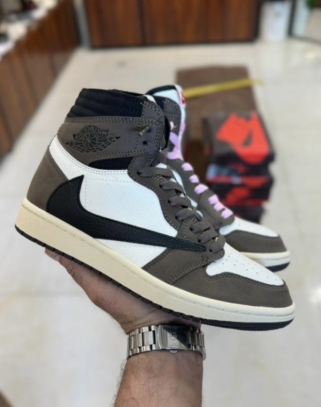 نایکی جردن 1 ترویس اسکات ساقدار دارک موکا || Nike Jordan 1 Travis Scott 1 High Dark Mocha (کد ۶۵۷)