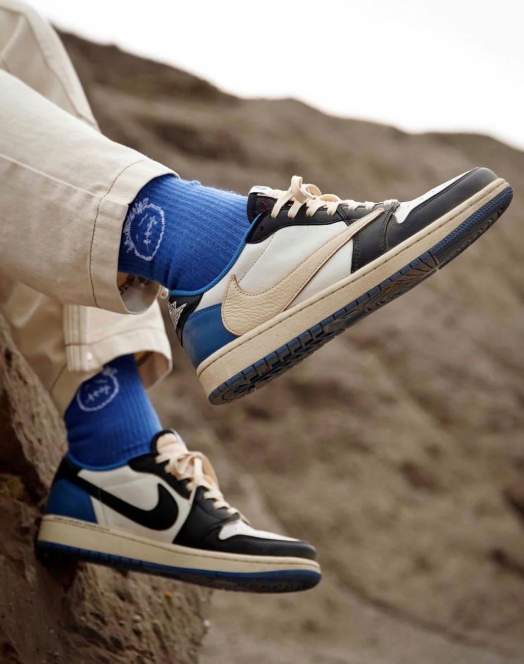 نایکی جردن 1 ترویس اسکات بدون ساق فرگمنت || Nike Jordan 1 Travis scott 1 Low Fragment (کد ۶۵۹)