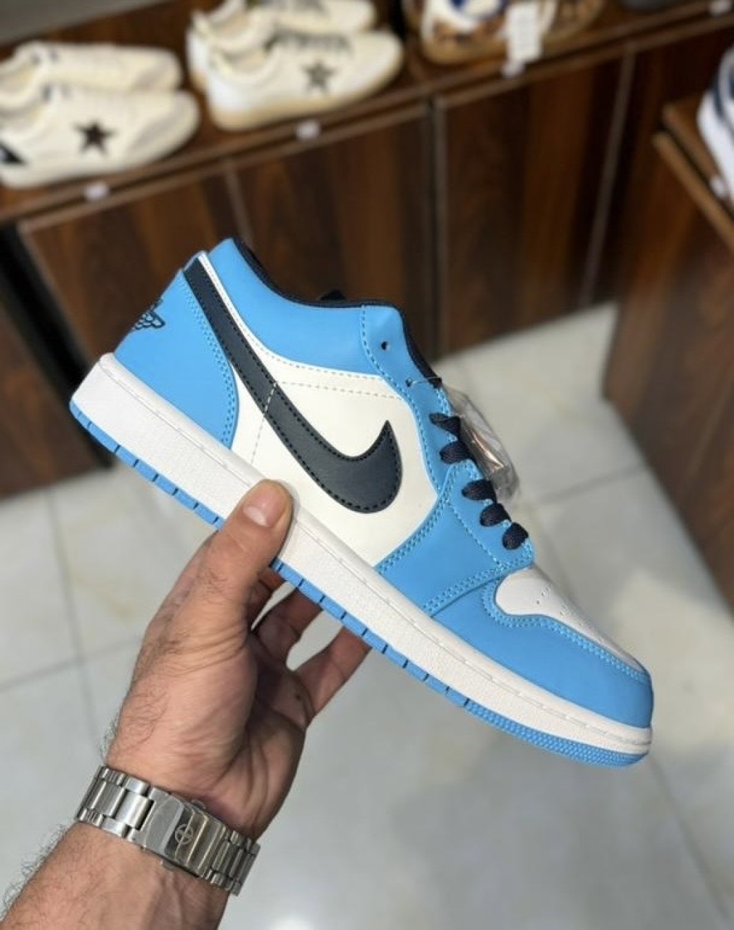 نایکی ایر جردن 1 بدون ساق آبی سفید‌ || Nike Air Jordan 1 Low UNC (کد ۶۷۰)
