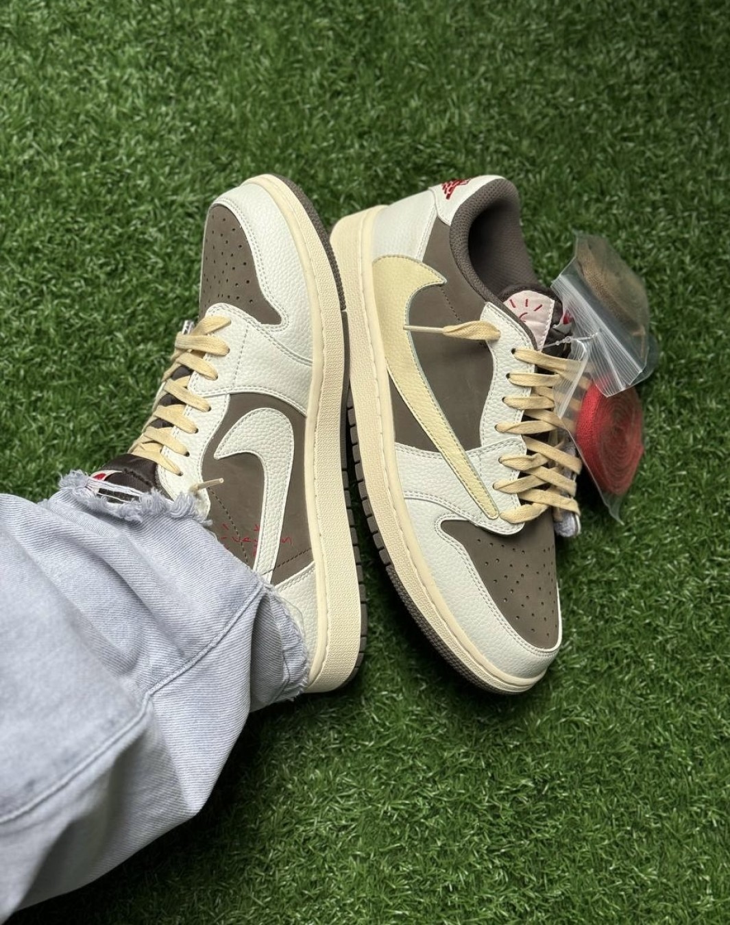 نایکی جردن 1 ترویس اسکات ریورس موکا || Nike Jordan 1 Travis Scott Reverse Mocha (کد 219)