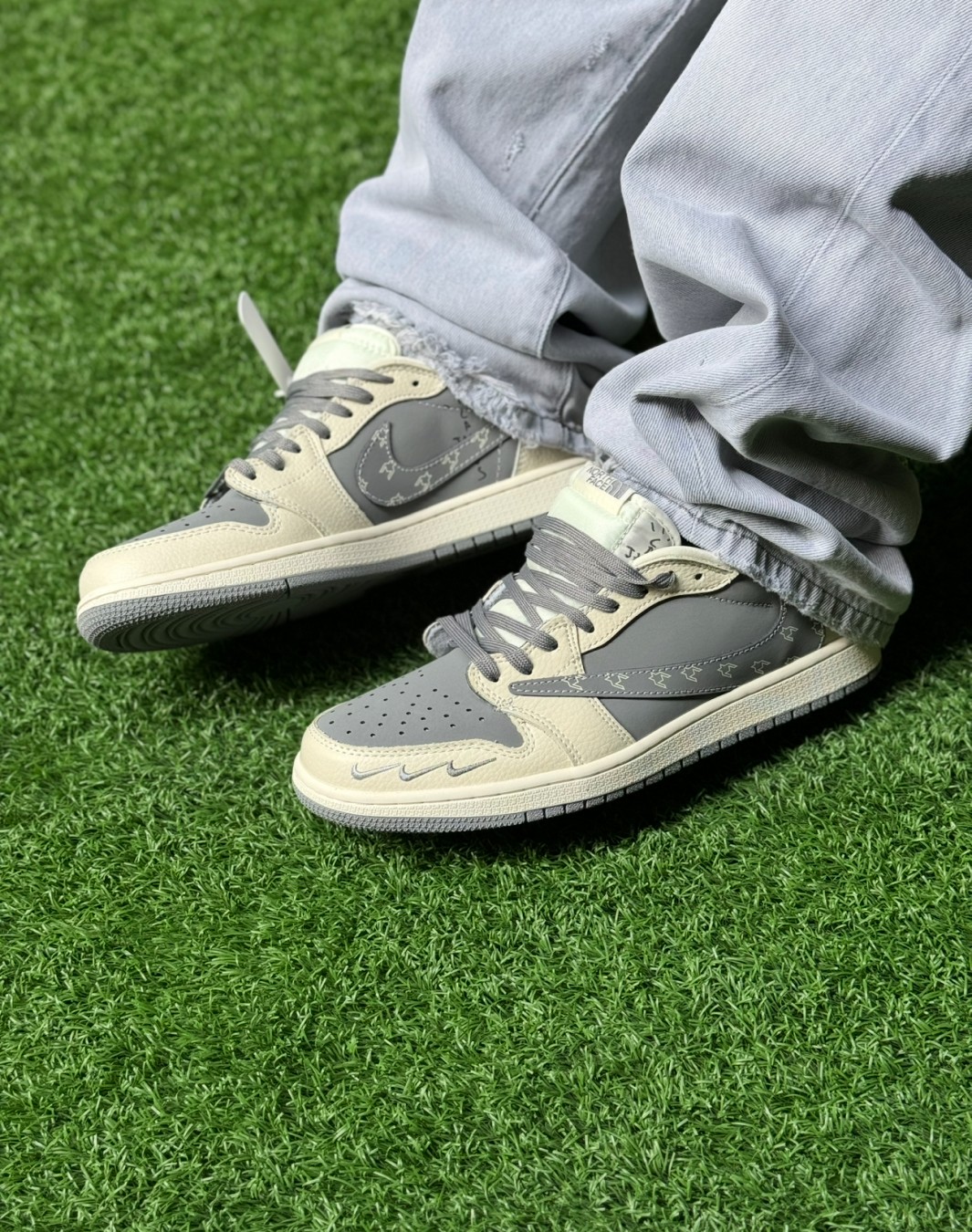 نایکی جردن ۱ ترویس اسکات نورث فیس طوسی || Nike Jordan 1 Travis Scott North Face Gray (کد ۶۶۹)
