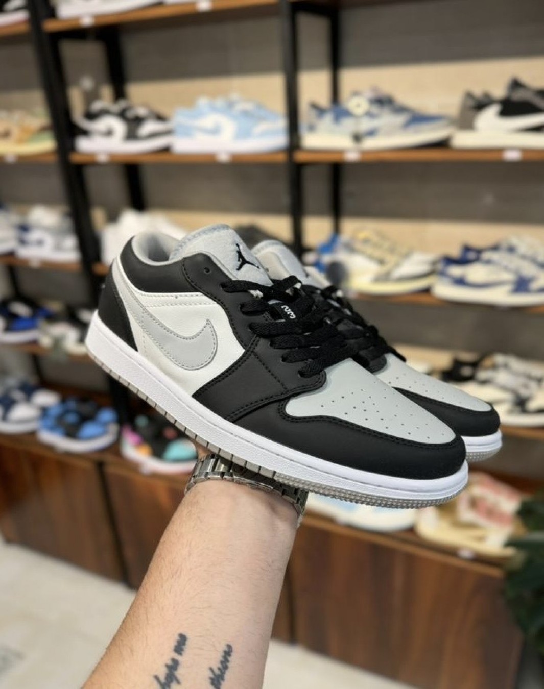 نایکی ایر جردن 1 بدون ساق مشکی طوسی‌ || Nike Air Jordan 1 Low Shadow Light Smoke Gray (کد ۷۰۸)