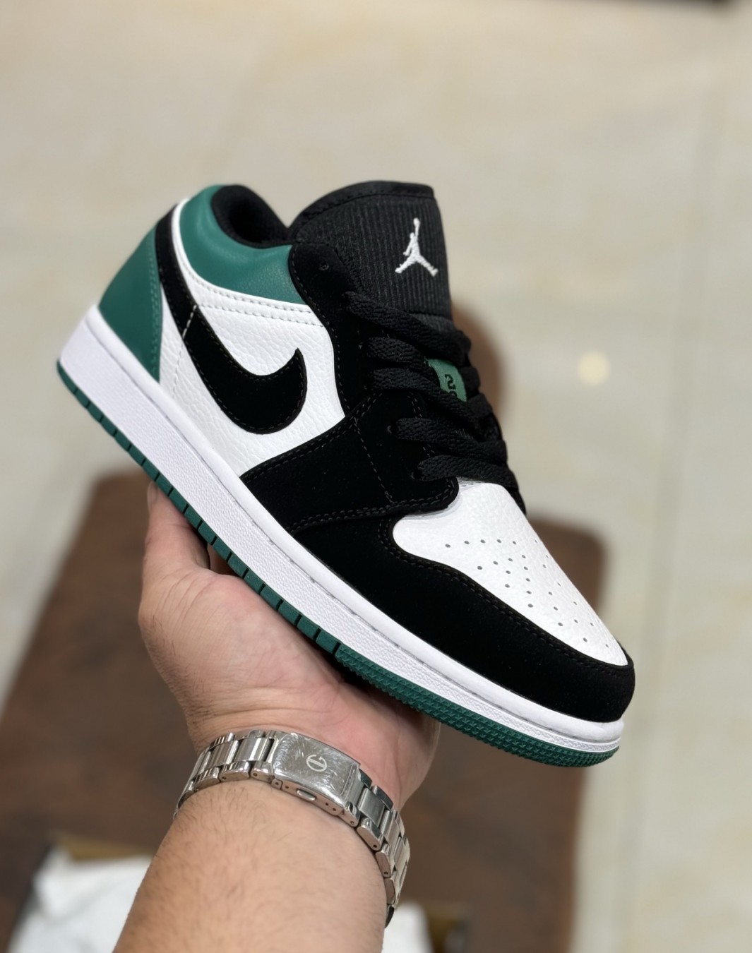 نایکی ایر جردن 1 بدون ساق مشکی سبز‌ || Nike Air Jordan 1 Low Mystic Green (کد ۷۰۷)