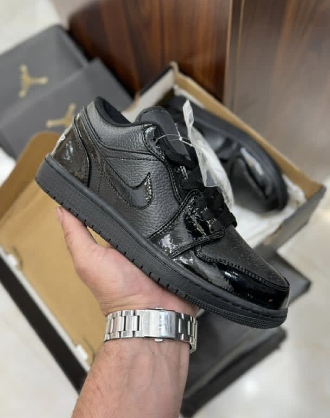 نایکی ایر جردن 1 بدون ساق مشکی ورنی || Nike Air Jordan 1 Low SE Black Patent (کد ۷۱۷)