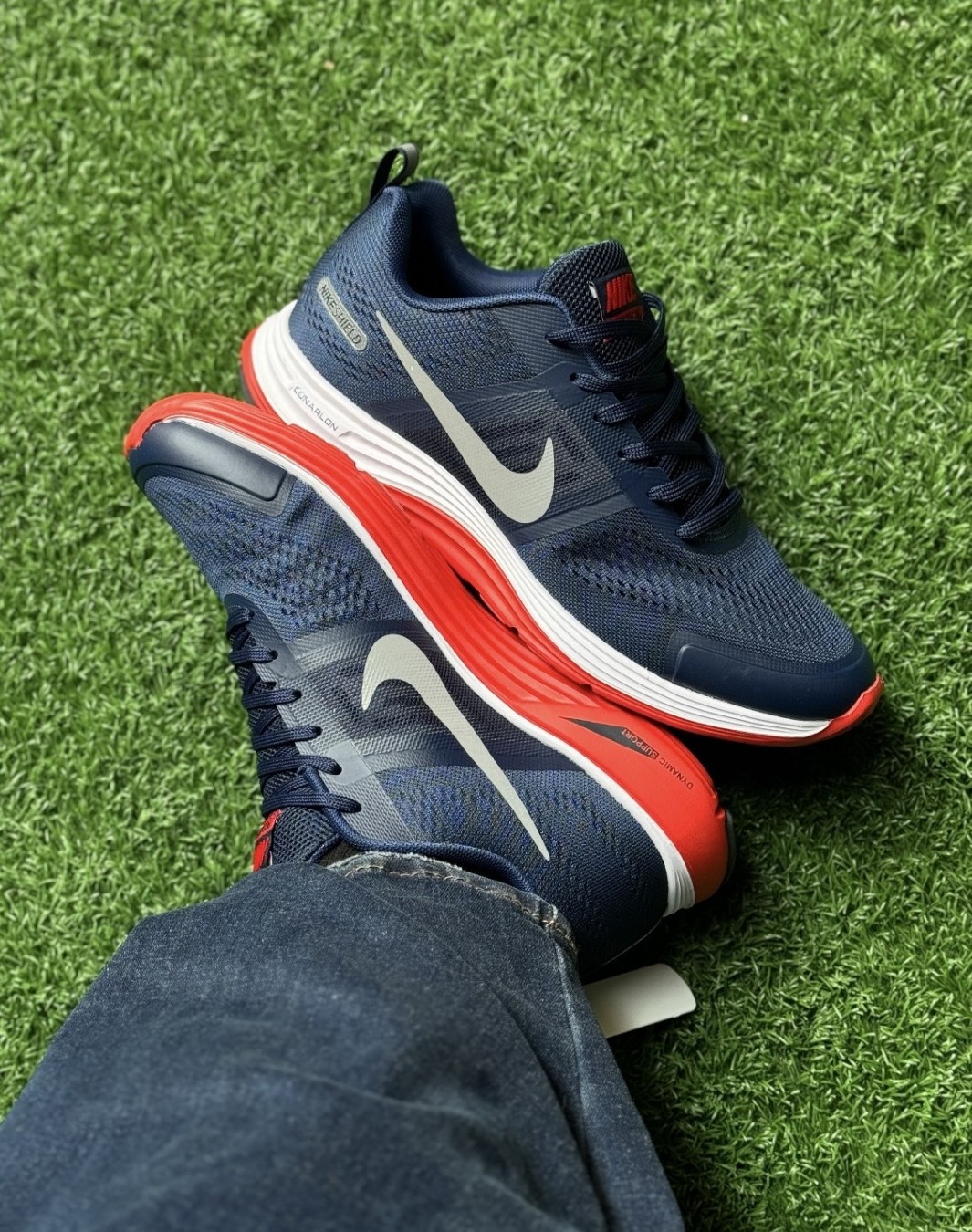 نایکی شیلد لونارلون سرمه ای قرمز نایکی شیلد لونارلون سرمه ای قرمز