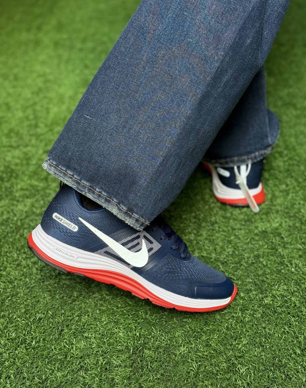 نایکی شیلد لونارلون سرمه ای قرمز نایکی شیلد لونارلون سرمه ای قرمز