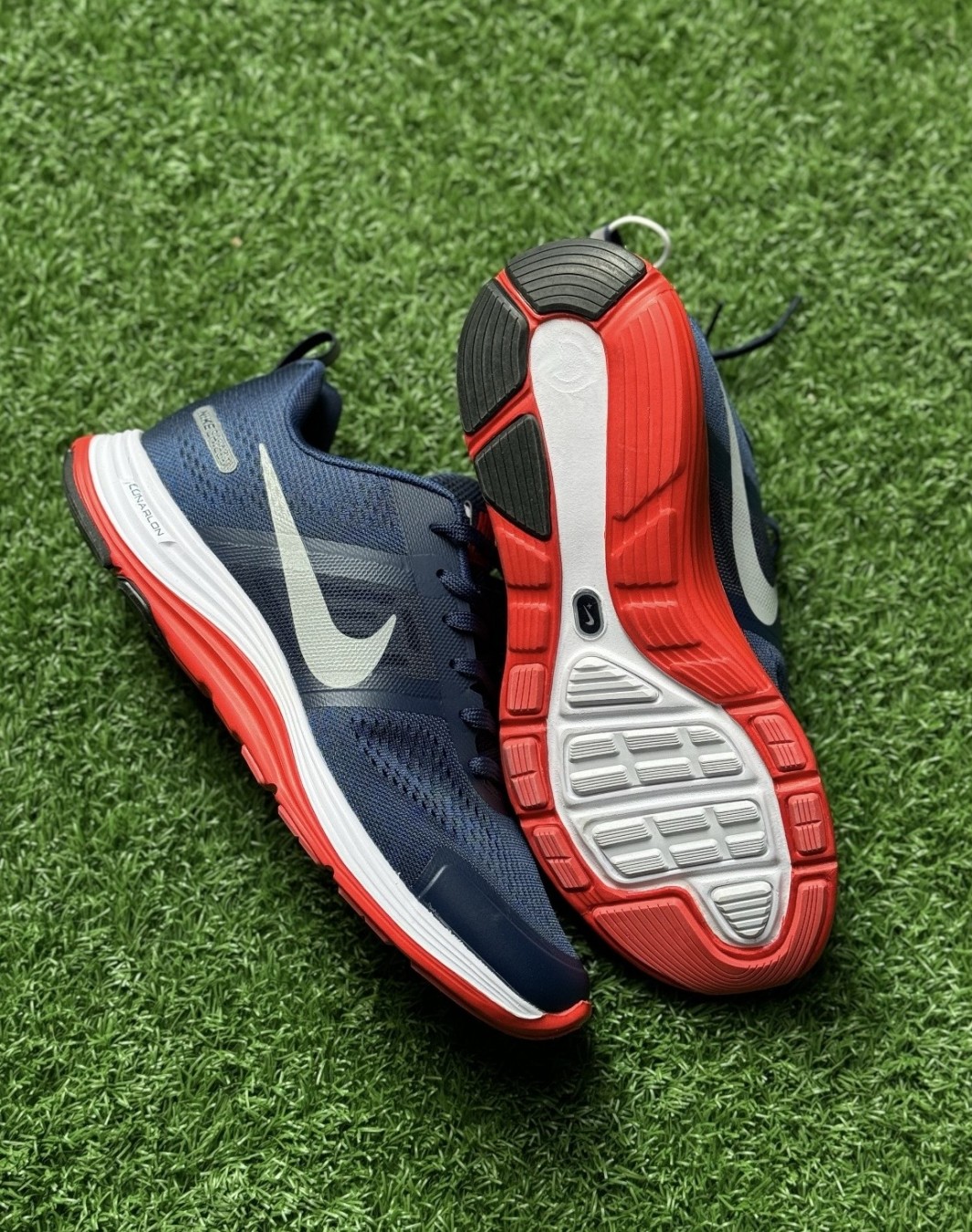 نایکی شیلد لونارلون سرمه ای قرمز نایکی شیلد لونارلون سرمه ای قرمز