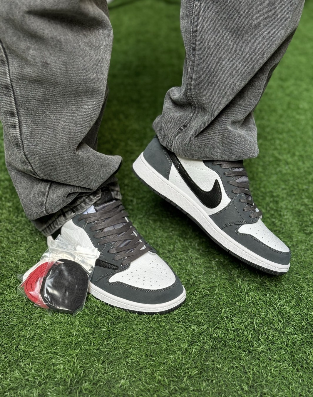 نایکی جردن ۱ ترویس اسکات خاکستری