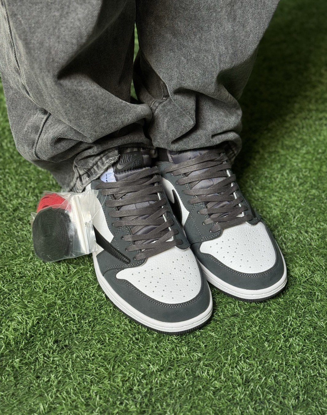 نایکی جردن ۱ ترویس اسکات خاکستری