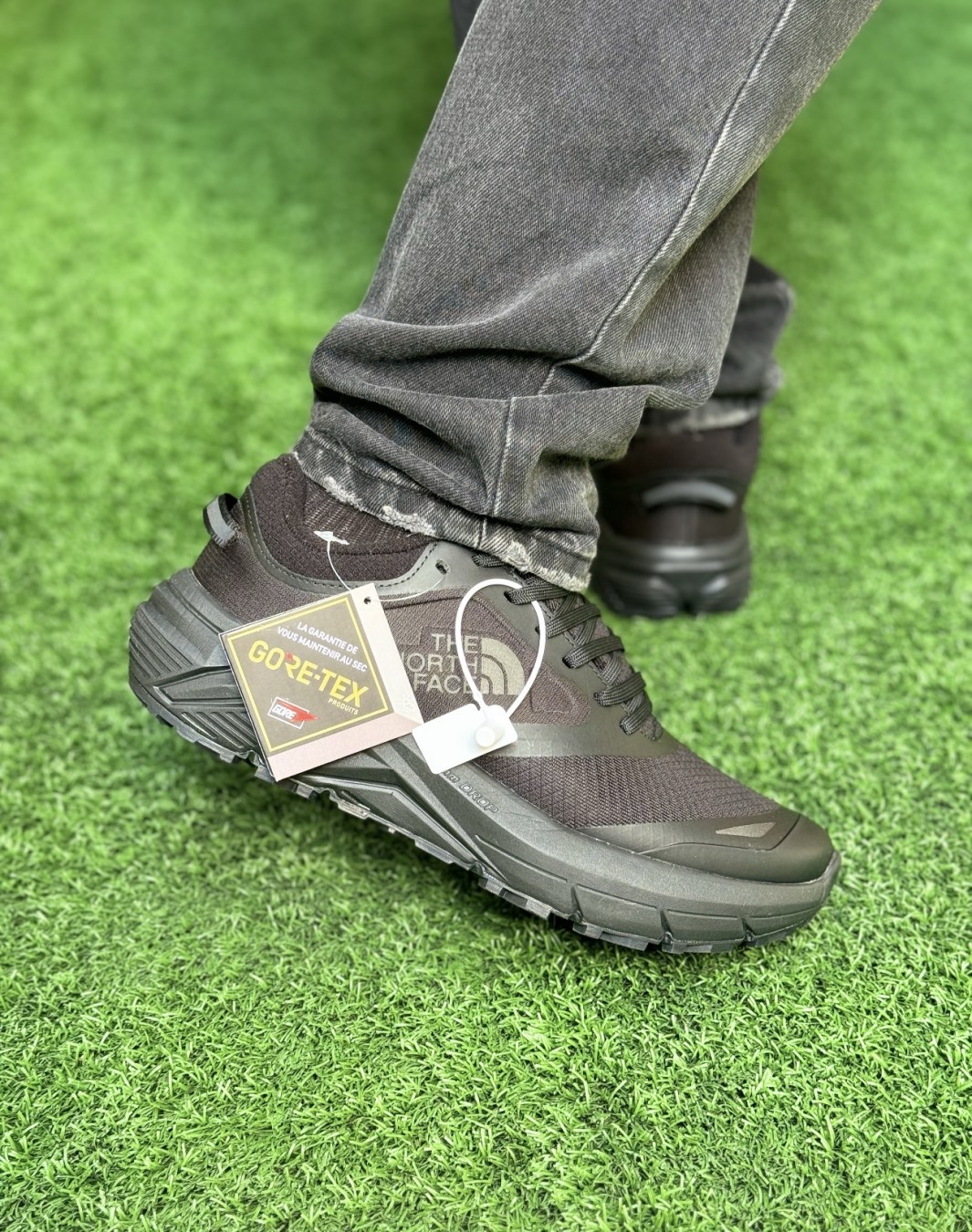 نورث فیس وکتیو گورتکس مشکی