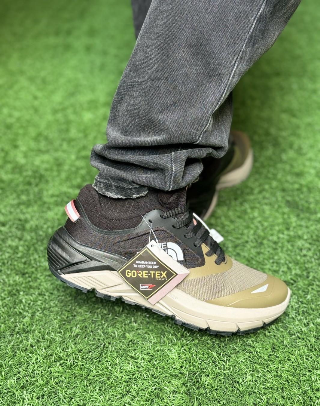 نورث فیس وکتیو گورتکس مشکی زیتونی