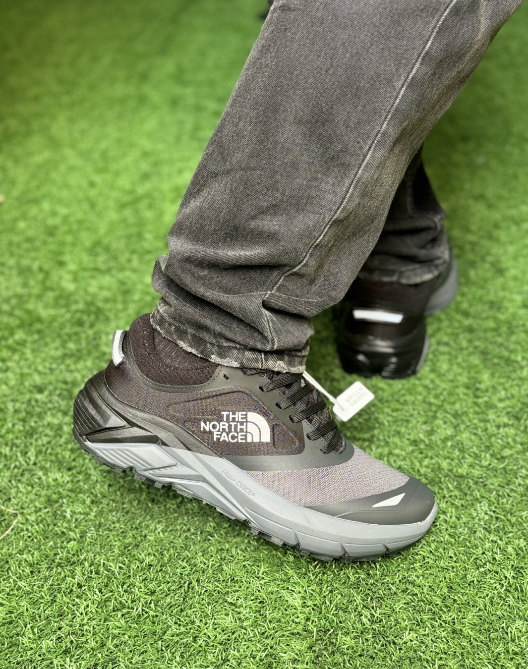 نورث فیس وکتیو گورتکس مشکی طوسی