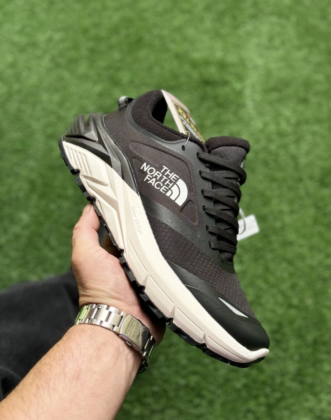 نورث فیس وکتیو گورتکس مشکی سفید