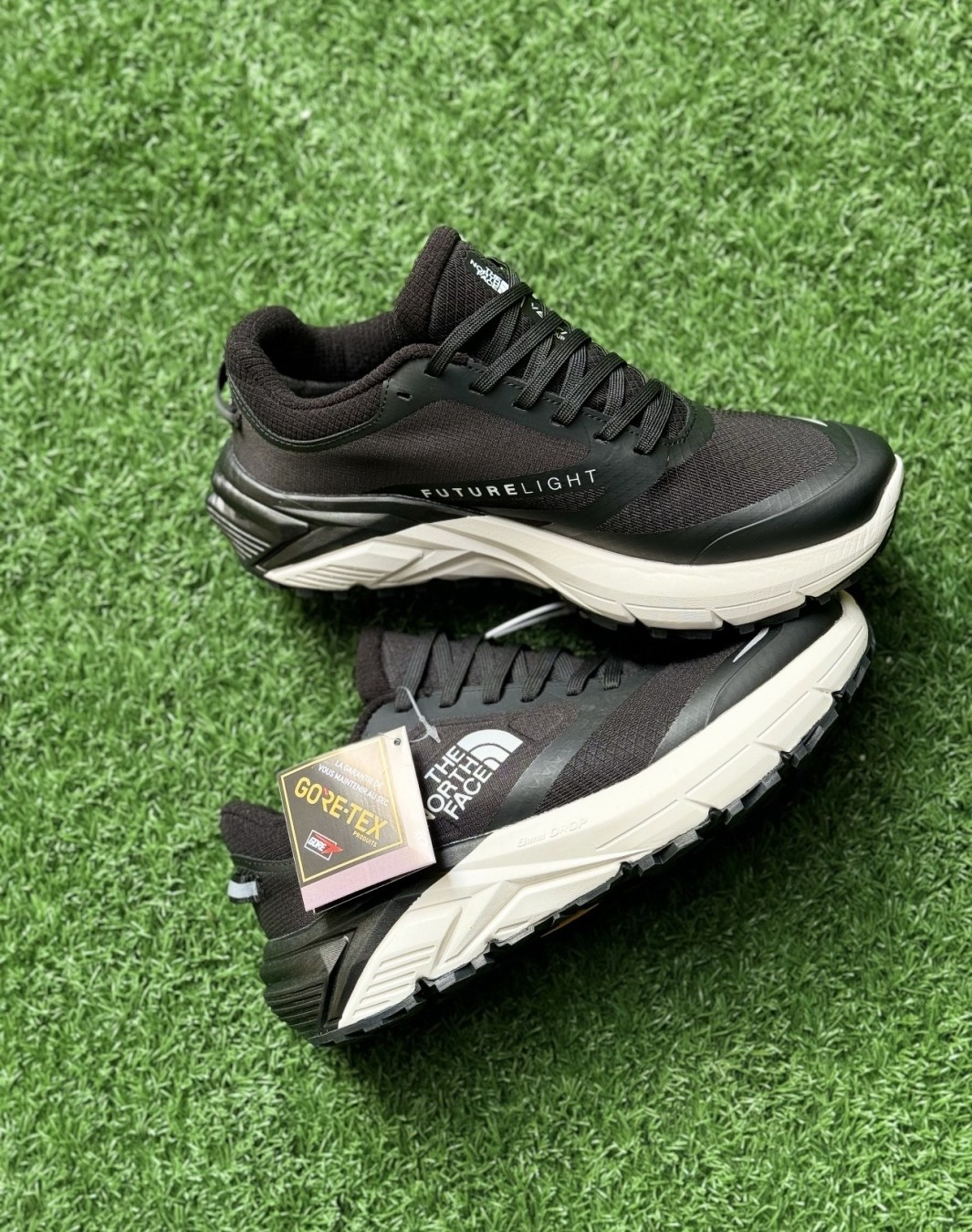 نورث فیس وکتیو گورتکس مشکی سفید