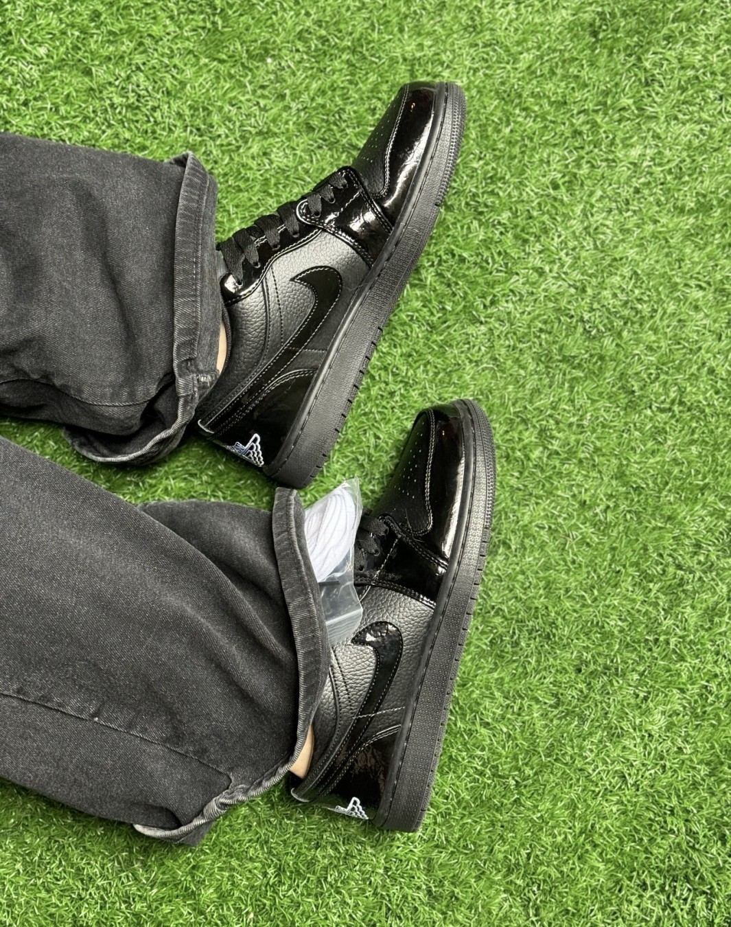 نایکی ایر جردن 1 بدون ساق مشکی ورنی