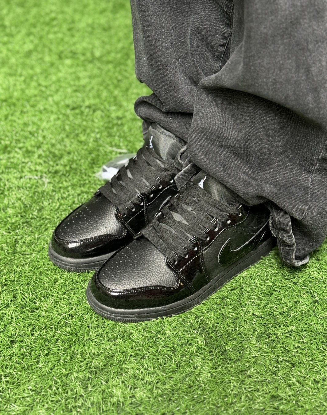 نایکی ایر جردن 1 بدون ساق مشکی ورنی