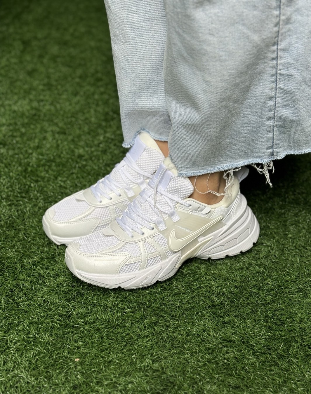 نایکی وی ۲ کی ران سفید || Nike V2K Run Triple White (کد ۷۱۳)