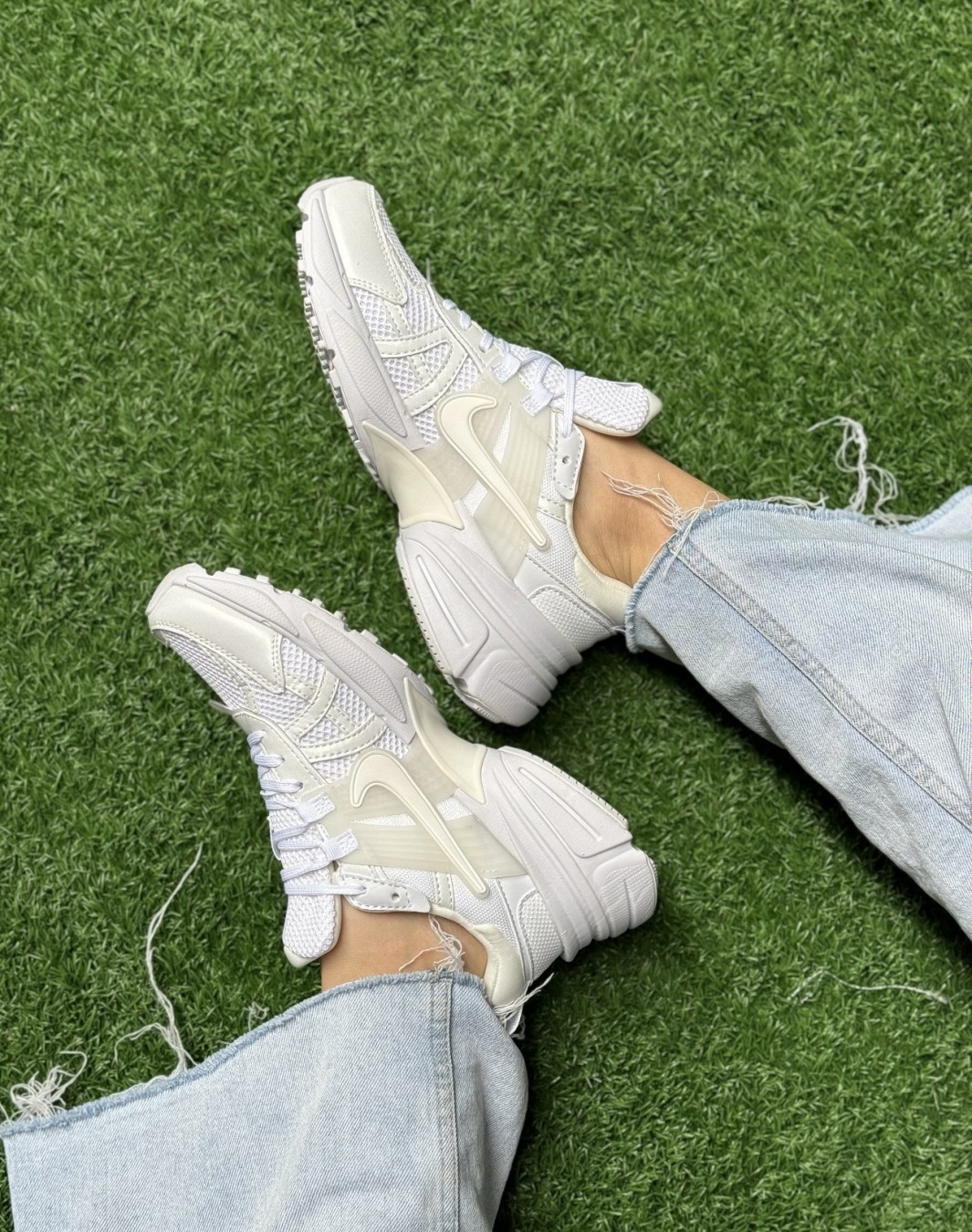 نایکی وی ۲ کی ران سفید