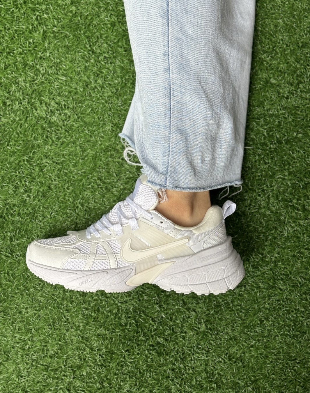 نایکی وی ۲ کی ران سفید