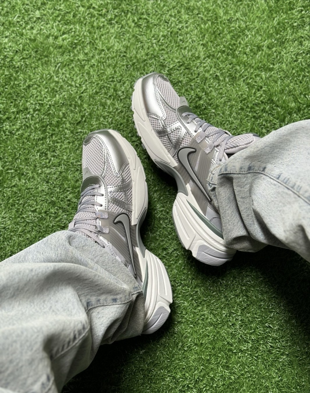 نایکی وی ۲ کی ران خاکستری نقره ای