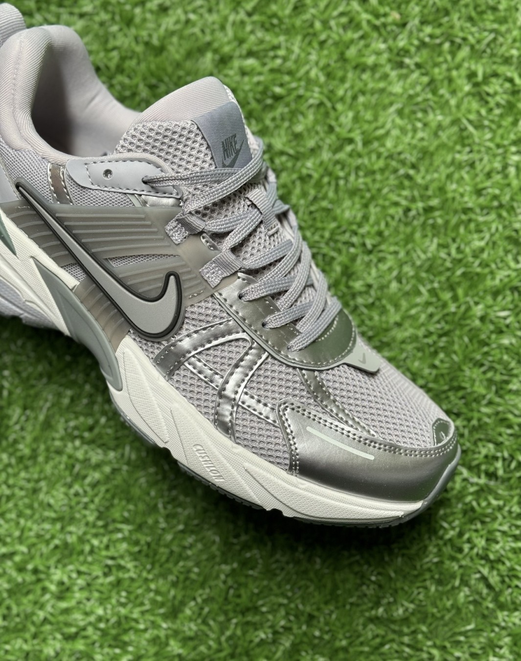 نایکی وی ۲ کی ران خاکستری نقره ای