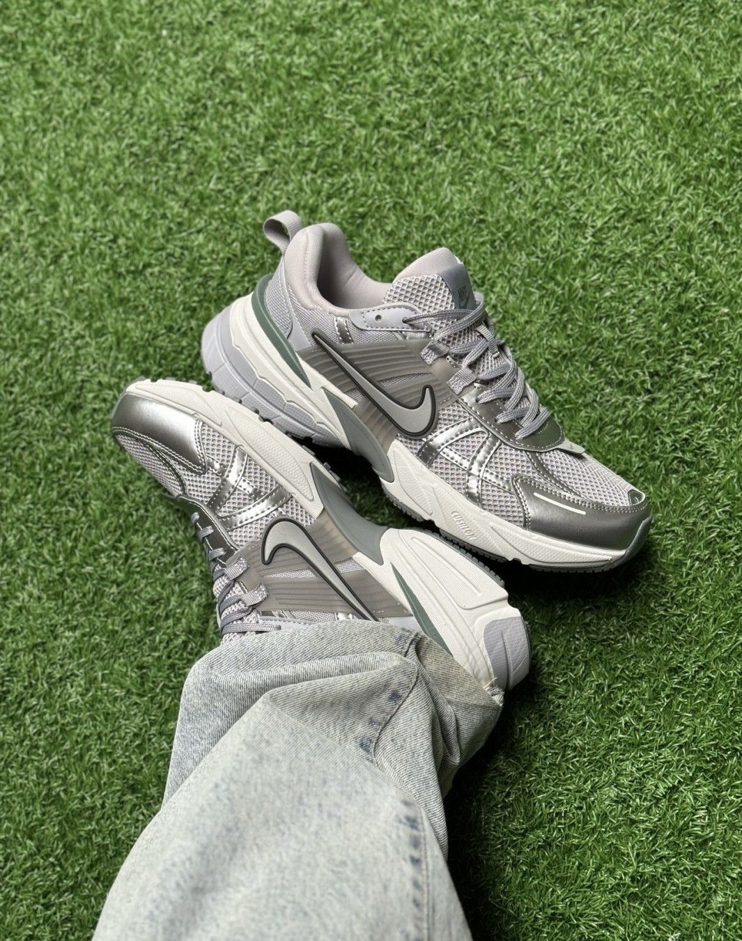 نایکی وی ۲ کی ران خاکستری نقره ای