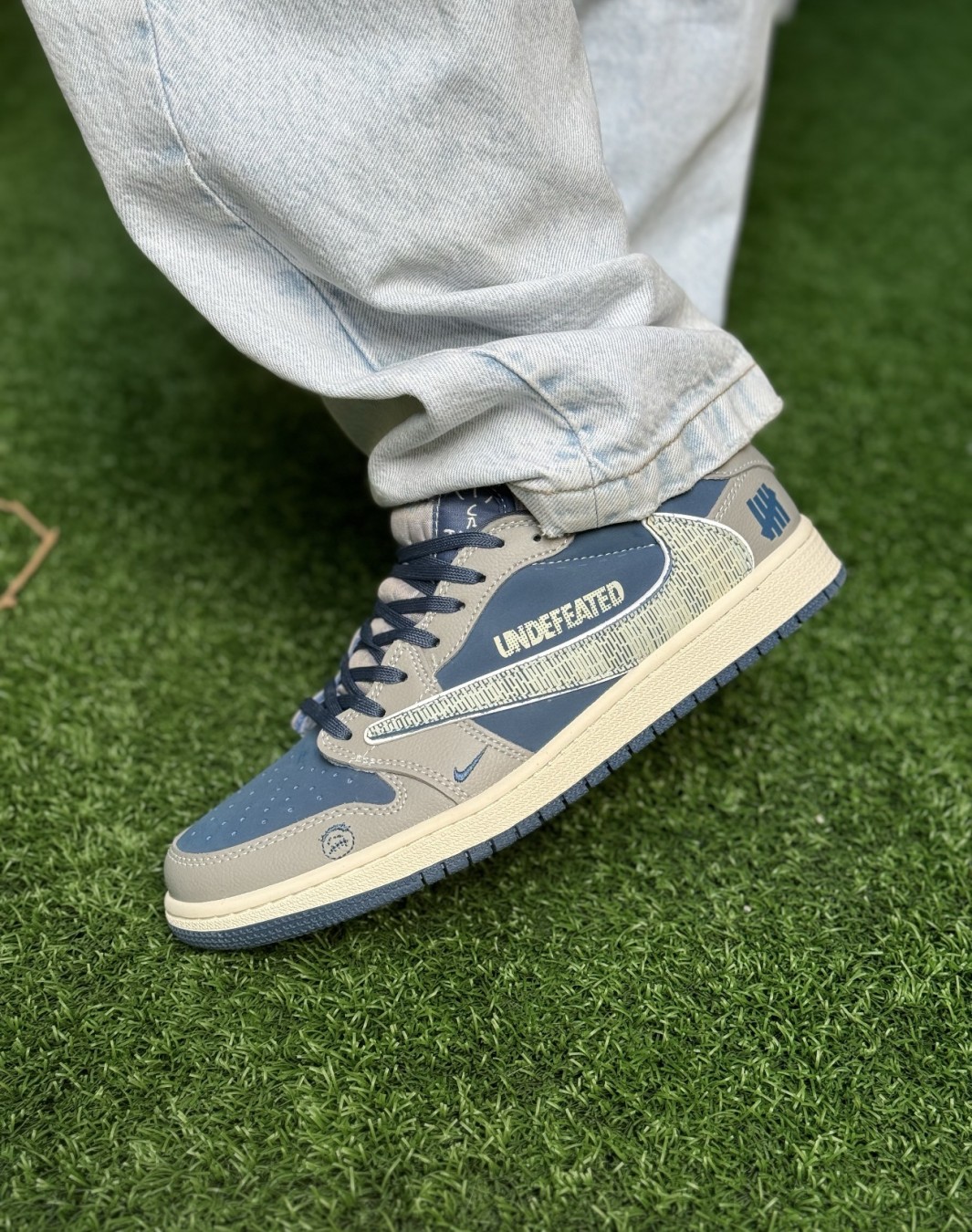 نایکی جردن ۱ ترویس اسکات طوسی آبی || Nike Jordan 1 Travis Scott Undefeated (کد ۶۱۹)