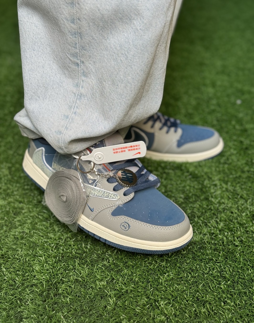 نایکی جردن ۱ ترویس اسکات طوسی آبی