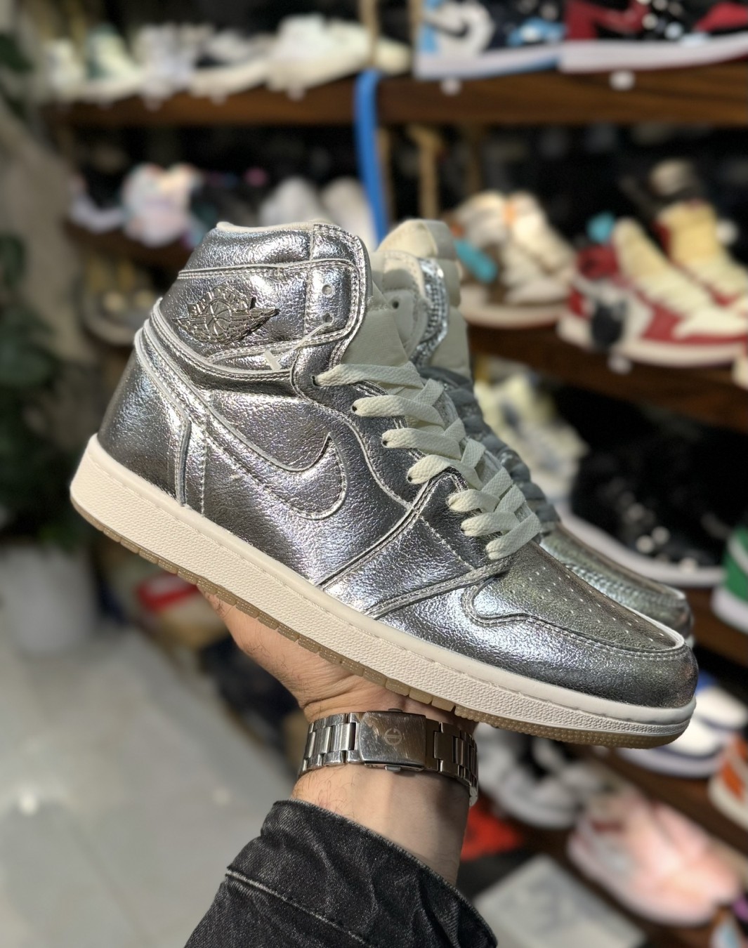 نایکی ایر جردن ۱ ساقدار نقره ای کروم || Nike Air Jordan 1 Retro High OG Chrome (کد ۷۵۰)