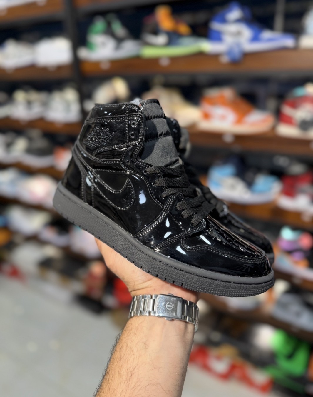 نایکی ایر جردن ۱ ساقدار مشکی ورنی || Nike Air Jordan 1 Mid Retro Triple Black Patent (کد ۷۷۵)