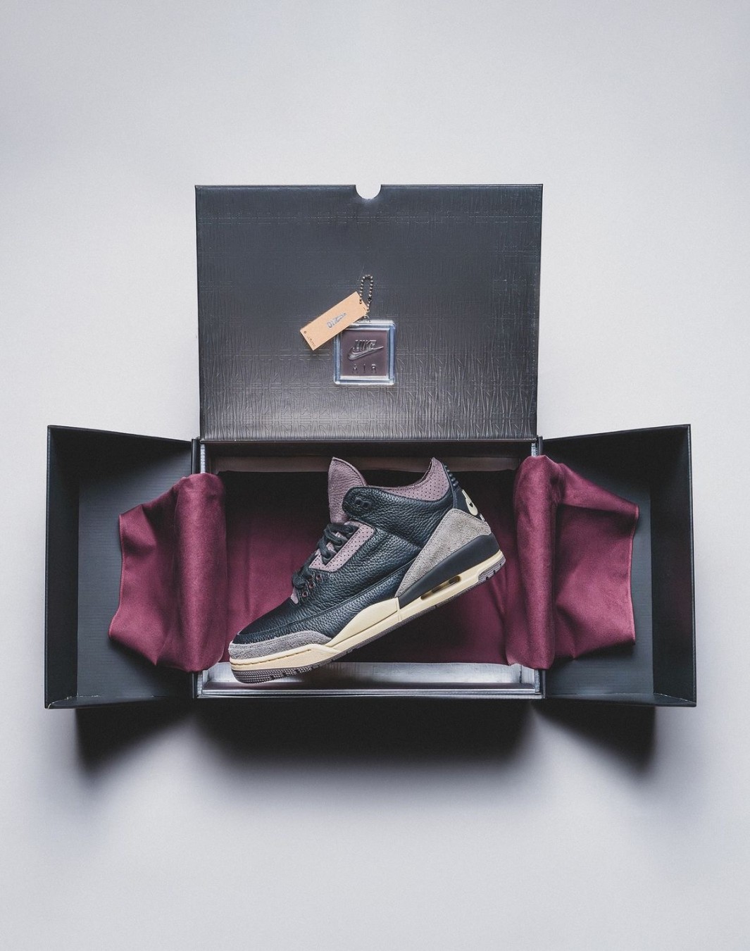 نایکی جردن ۳ اما مانیر