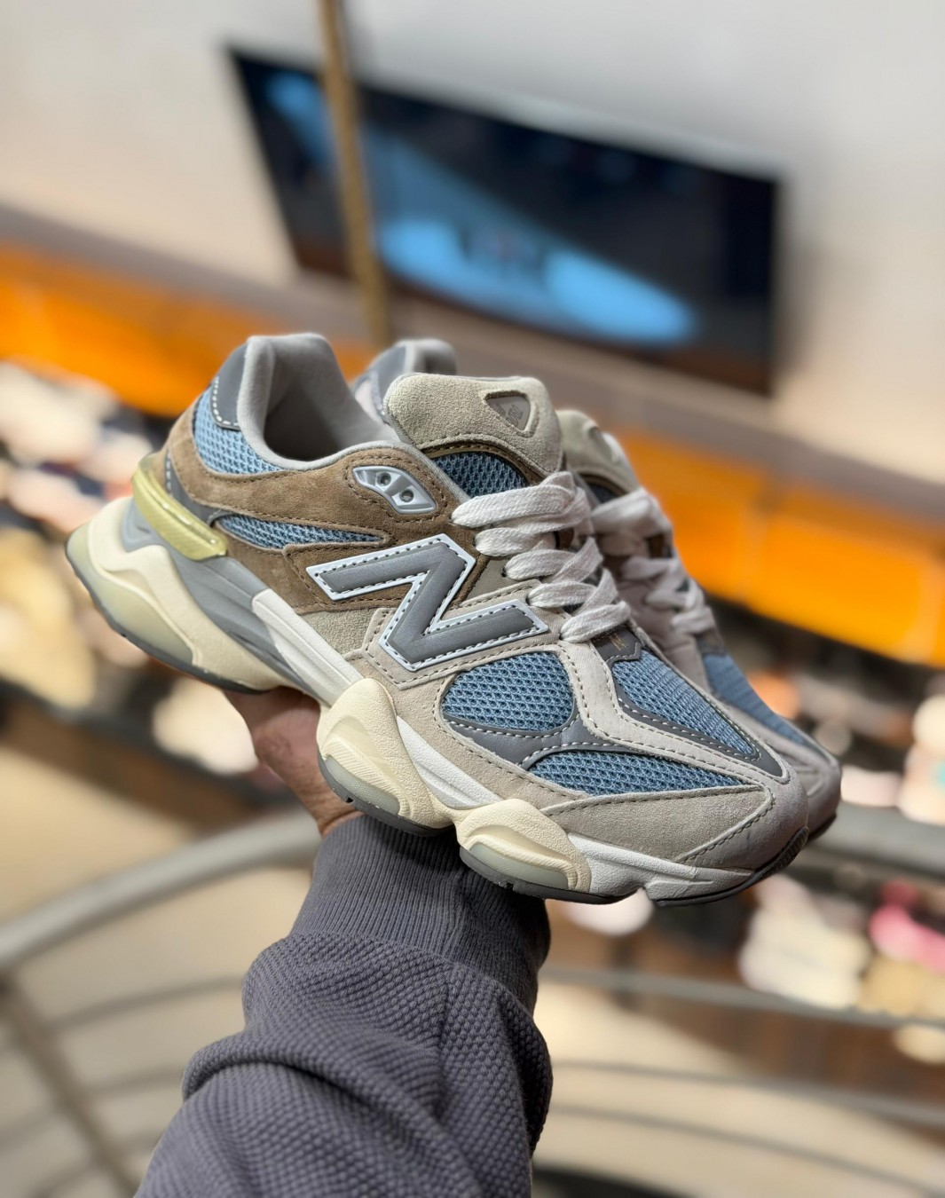 نیوبالانس ۹۰۶۰ خاکی آبی || New Balance 9060 Sea Salt Blue (کد ۷۹۹)