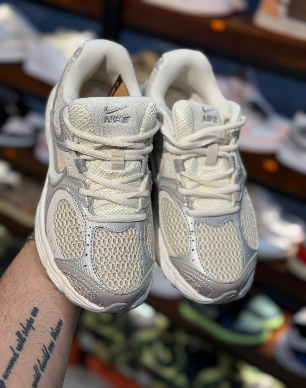 نایکی وی ۵ RNR گری سیلور