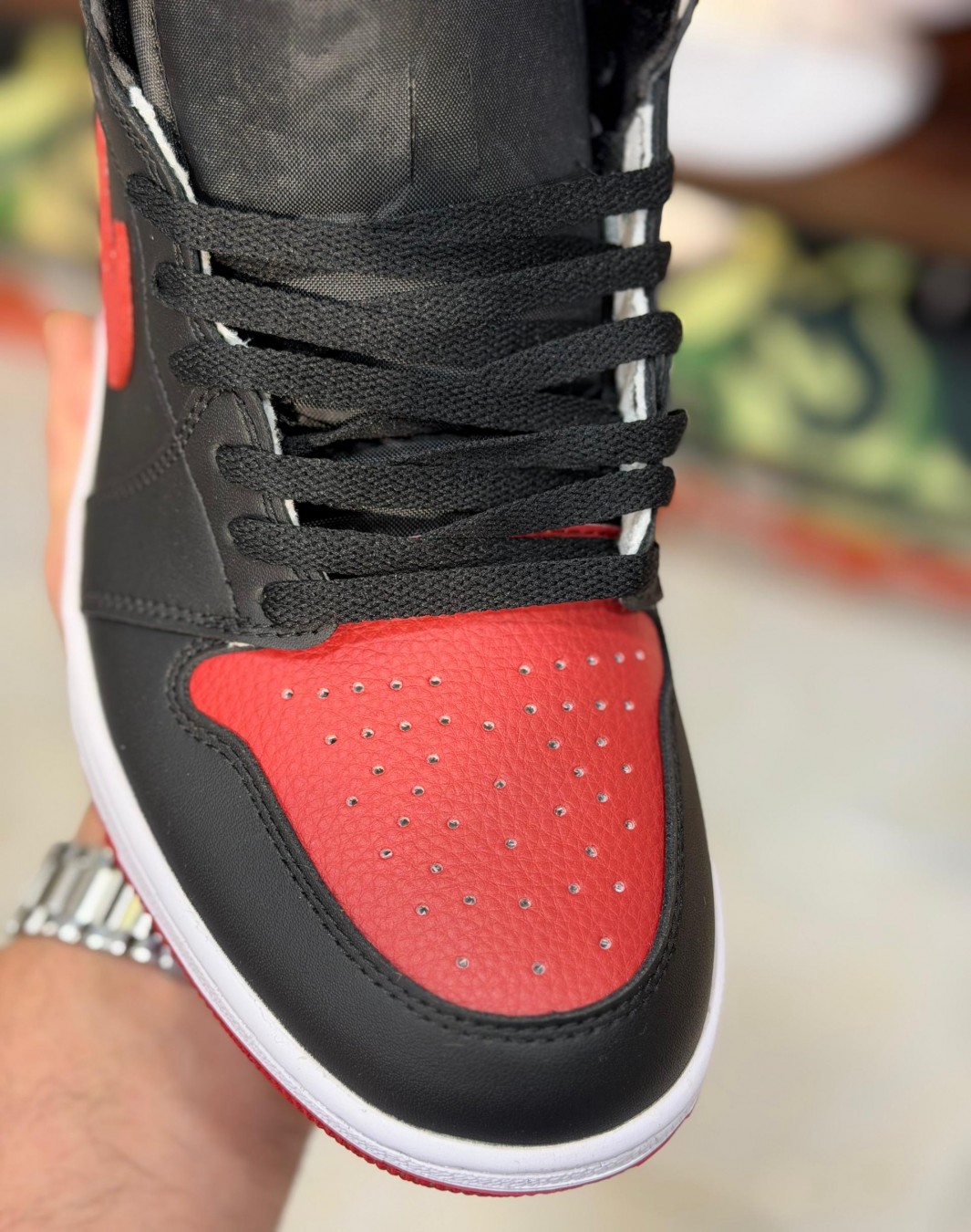 نایکی ایر جردن ۱ ساقدار قرمز مشکی